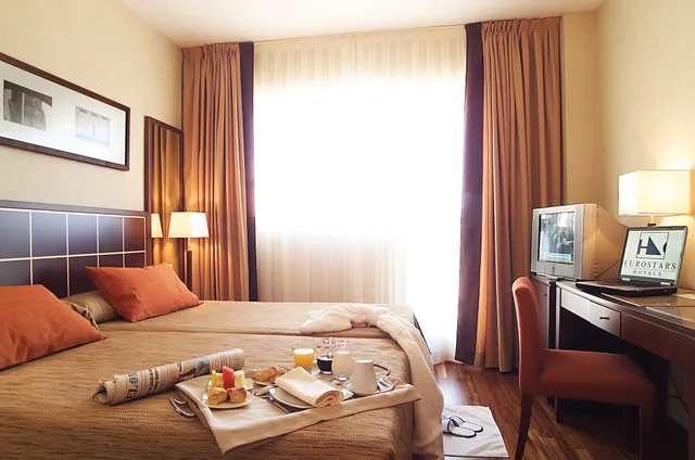 Room, Double Bed, City View, Eurostars Toledo 8/10