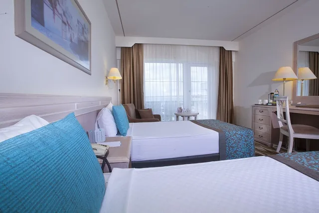 غرفة قياسية بسرير مزدوج بإطلالة على البحر، Kimeros Ma Biche Hotel And Thalasso 4/10