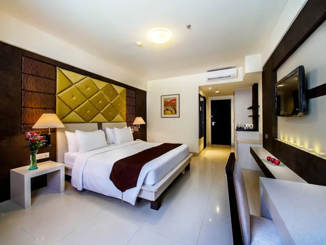 Superior Room, Aston Kuta Hotel and Residence 1/3