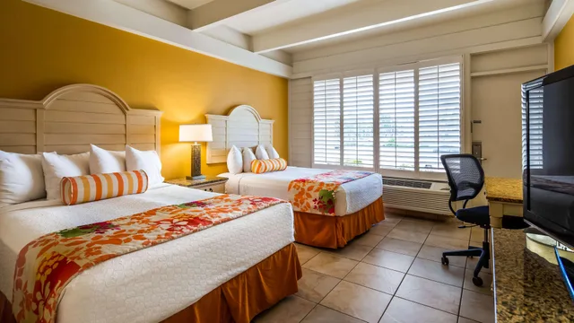 Room, 2 Queen Beds, Harbour Side, Large، Best Western Plus Yacht Harbor Inn 1/2