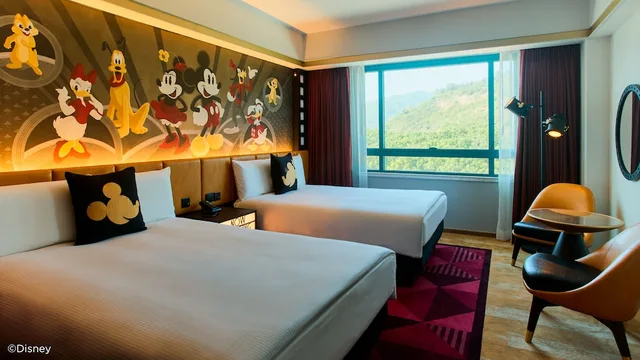 Mickey and Friends, Standard, King Bed، Disneys Hollywood Hotel 2/3