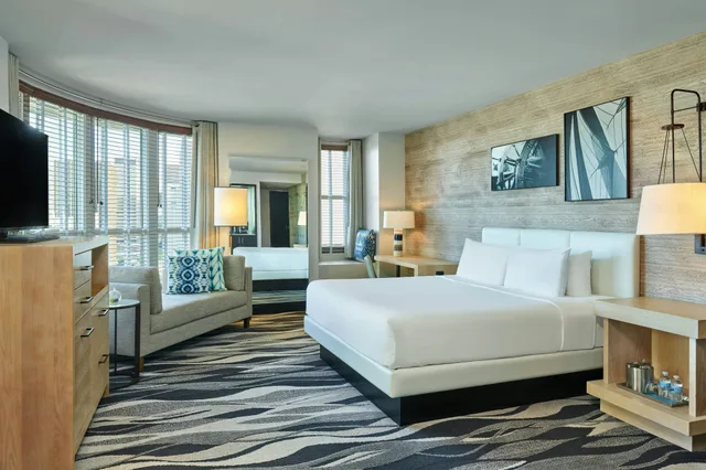 غرفة تنفيذية، Hotel Republic San Diego, Autograph Collection 1/3