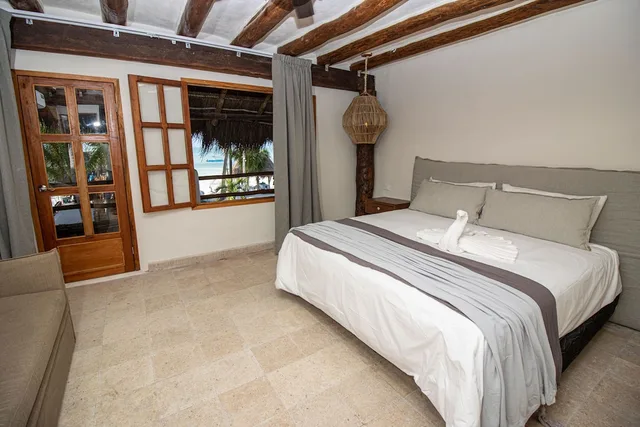 Suite, King Bed, Sea View, Sofa, Amaite Hotel And Spa 4/9