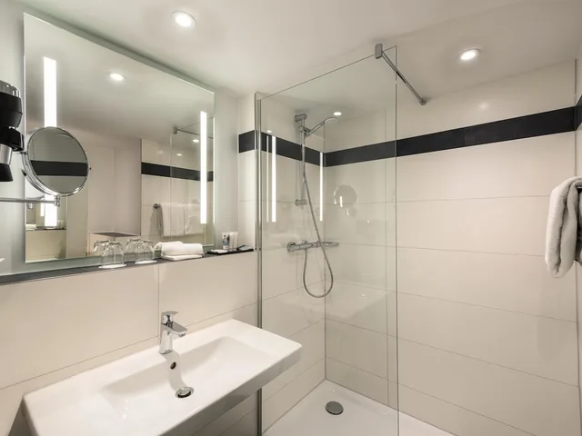 غرفة قياسية بسرير مزدوج مع أريكة، Mercure Mannheim am Friedensplatz 6/6