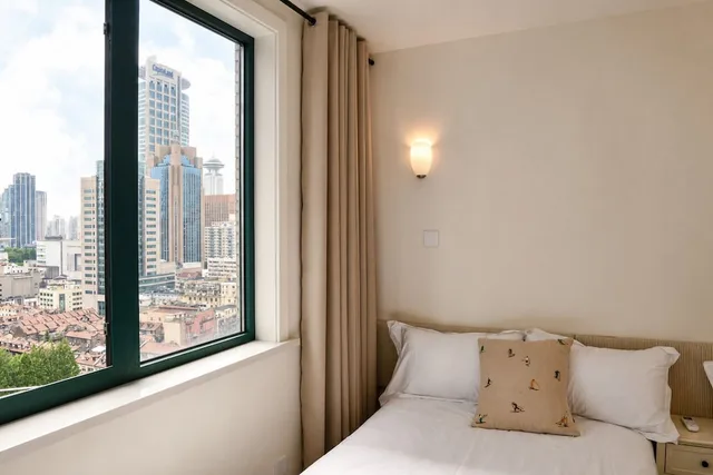 Senior, Apartment, 4 Beds، Book and Bed-People's Square 7/10
