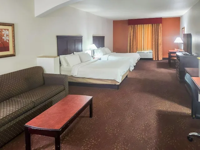 جناح بسريرين كوين لذوي الإعاقة، Holiday Inn Express Hotel Suites Terrell 1/2