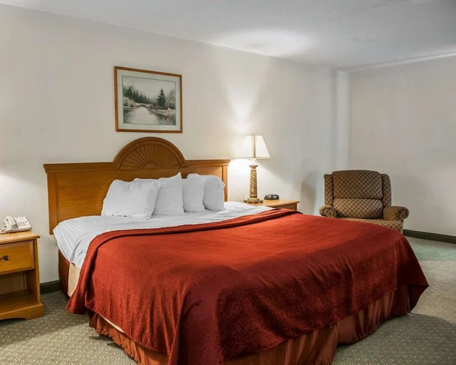 غرفة قياسية بسرير كينج، Quality Inn Rochester South 4/10