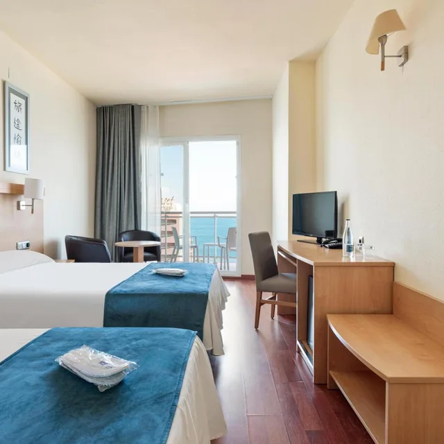 Room, Double Bed, Side Sea View، Best Benalmadena Hotel 2/4