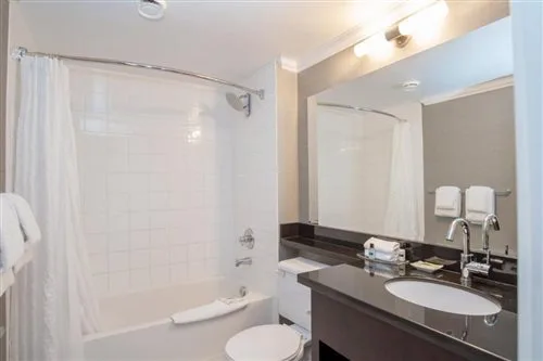 Suite, Sandman Hotel Vancouver Airport 2/3