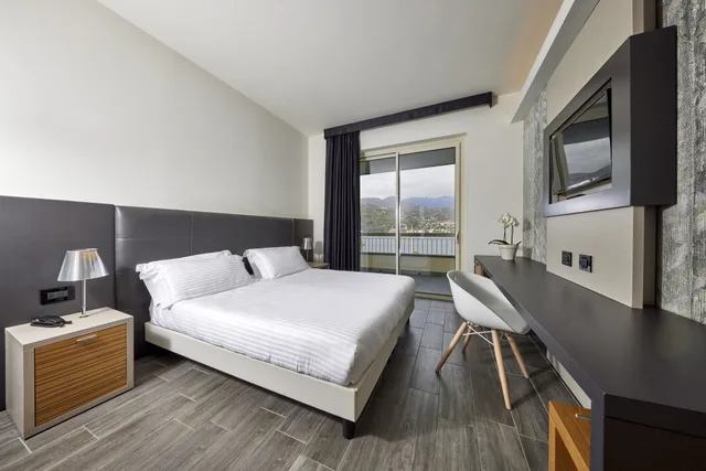 غرفة ديلوكس بسريرين منفصلين بإطلالة على البحيرة، Park Hotel Casimiro Village 3/10