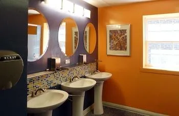 سكن مشترك للنساء، Apple Hostels Philadelphia 2/2