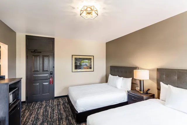 غرفة قياسية بسريرين كوين، Tygart Hotel, Ascend Hotel Collection Elkins WV 4/10