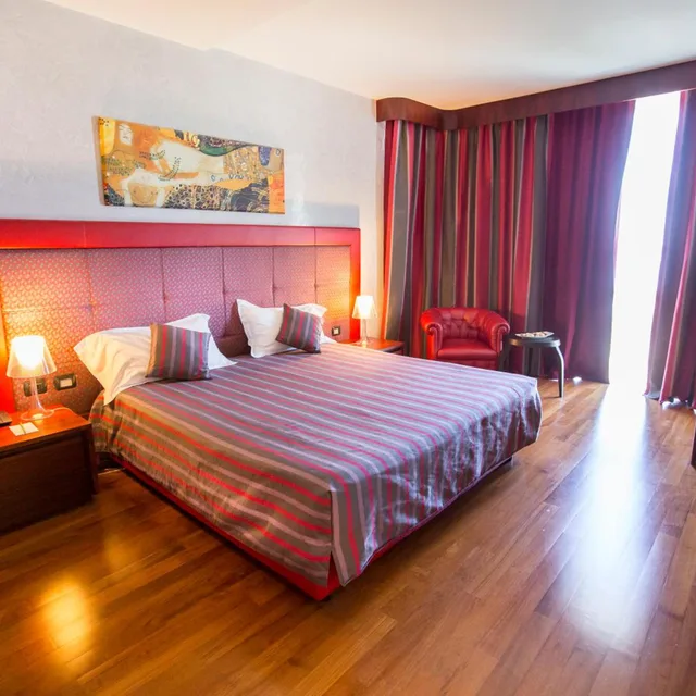 جناح غراند، Cefalu Sea Palace 4/10