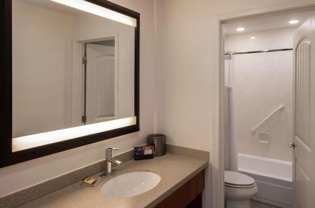 جناح بسرير كينج، Best Western Plus Clocktower Inn 7/9