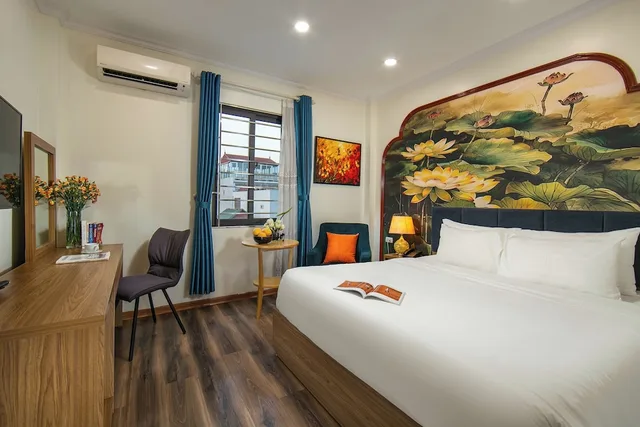 Superior, Queen Bed, The Sono Hanoi Hotel 1/2