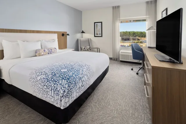 غرفة بسرير كينج، La Quinta Inn & Suites by Wyndham Locust Grove 2/10