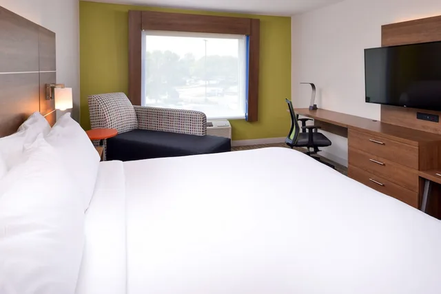 جناح بسرير كينج لذوي الإعاقة، Holiday Inn Express And Suites Omaha 120th And Maple 1/6