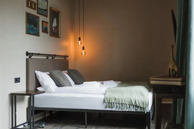 غرفة ديلوكس بسرير كوين بحمام خاص مع أريكة، Kex Hostel Reykjavík 5/10