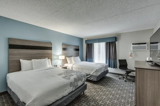 غرفة بسريرين كوين، Days Inn & Suites by Wyndham Spokane 3/4