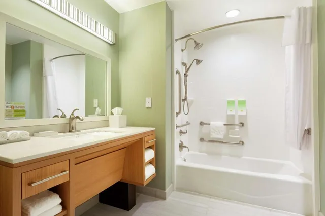 جناح بسرير كينج مع أريكة لذوي الإعاقة، HOME2 SUITES BY HILTON MIDLAND 3/3