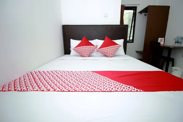 Standard, Double Bed, OYO 1678 Jati Exclusive Homestay 3/10