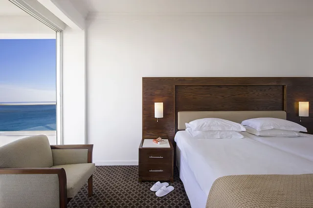 غرفة قياسية بسرير مزدوج بإطلالة جزئية على البحر، Grecian Sands Hotel 6/9