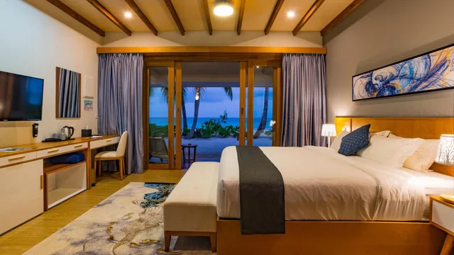 Beach Pool, Villa, Fiyavalhu Resort Maldives - All Inclusive 3/7