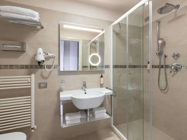 Classic, Double Bed, Side Sea View, Terrace, MERCURE RIMINI ARTIS 8/8