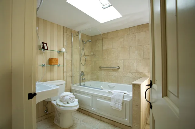 غرفة سوبيريور بسرير كينج، Brass Key Guesthouse - Adults Only 4/4