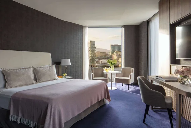 جناح جونيور ركني بسرير كينج مع سرير إضافي، Anantara The Marker Dublin Hotel 1/7