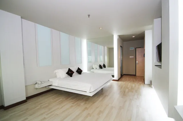 جناح جونيور مع أريكة، The L Hotel Entertainment 3/4