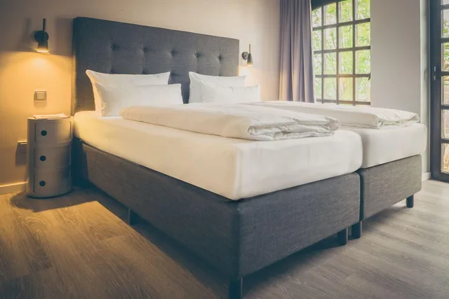 غرفة قياسية بسرير مزدوج، rugs HOTEL Koln 2/7