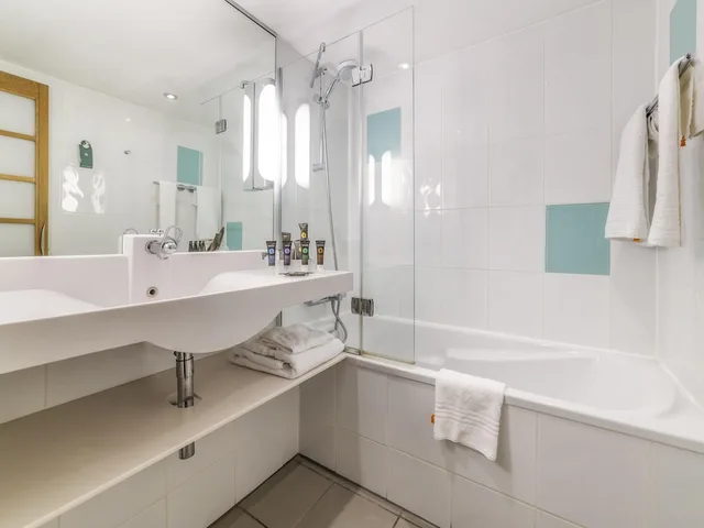 غرفة تنفيذية بسرير كوين مع أريكة، Novotel Southampton 5/8