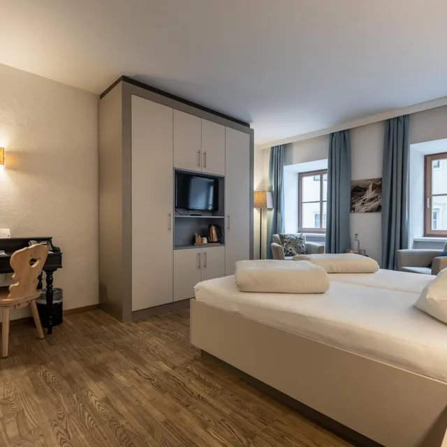 غرفة كلاسيكية بسرير مزدوج، HOTEL POST 6/8