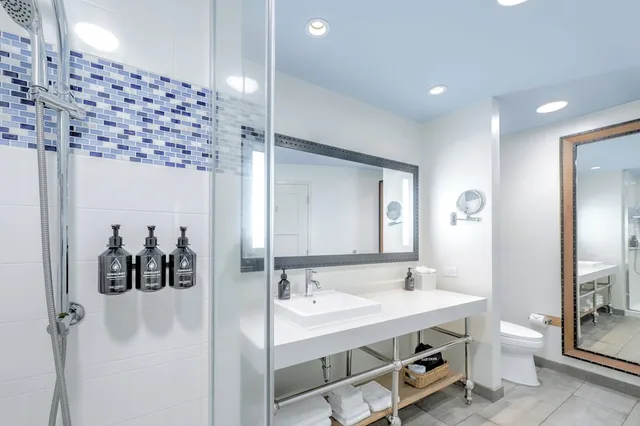 جناح بسرير كينج بغرفة نوم واحدة يُسمح فيها بالحيوانات الأليفة، Hotel Indigo Orange Beach Gulf Shores 6/6