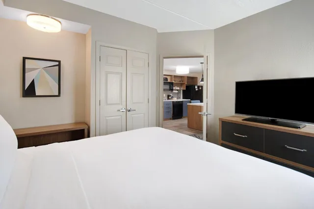 جناح، CANDLEWOOD SUITES COLUMBIA-FT. JACKSON 2/10