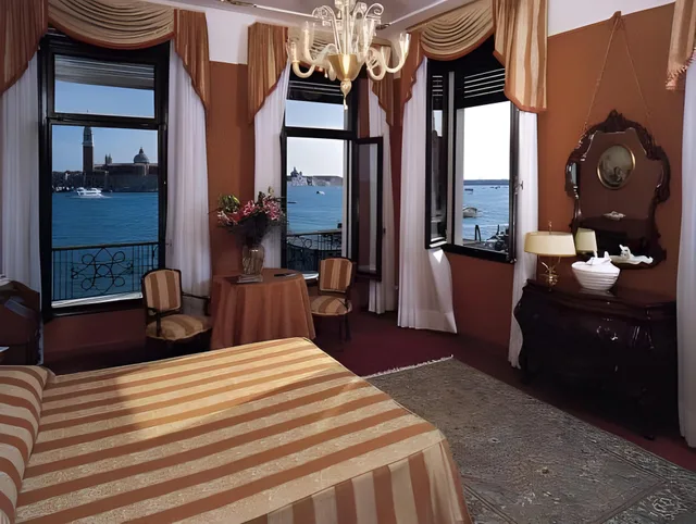 غرفة سوبيريور بإطلالة، Locanda Vivaldi Hotel 1/1