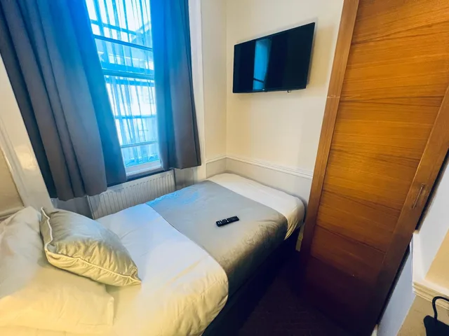 غرفة مفردة، Hotel Cavendish 4/11