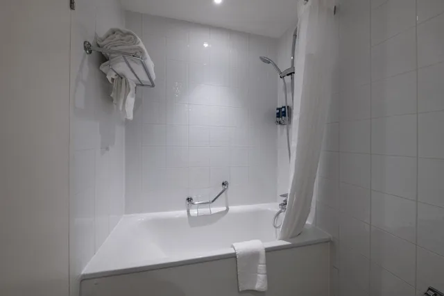 Standard, Twin Beds, Holiday Inn Express Edinburgh City West 5/5