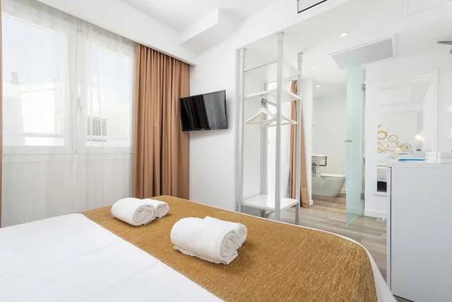 Standard, Twin Beds, Balcony, WelikeHotel Triton beach 3/10