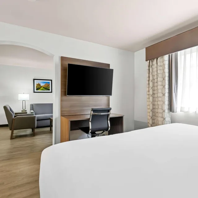 جناح بسرير كينج مع أريكة، Best Western Plus Caldwell Inn & Suites 3/5
