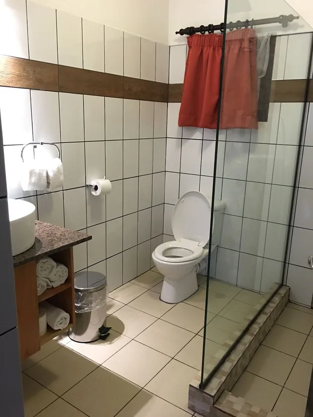 شقة ديلوكس بسريرين منفصلين بغرفتي نوم مع أريكة، Suva Motor Inn 9/9