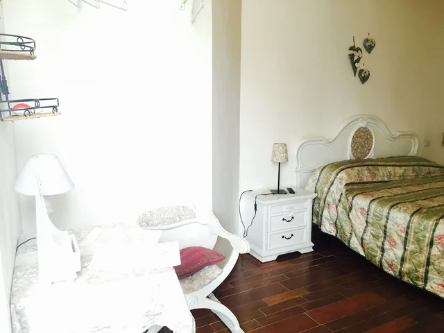 غرفة رومانسية بسرير كوين، B&B Pompeilog 3/7