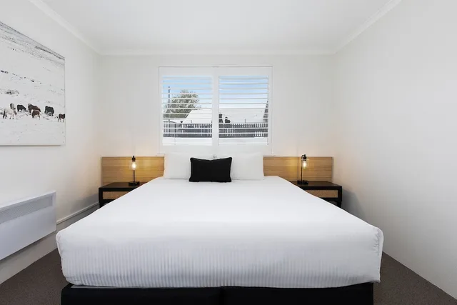 2 Bedrooms, Apartment, King and Twin Beds, Sofa, Horizons Lake Jindabyne 4/10