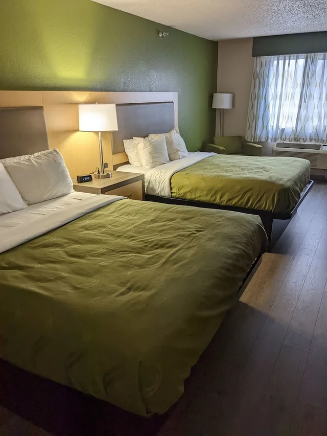 غرفة بسريرين كوين لذوي الإعاقة، Quality Inn & Suites Delaware South 1/4