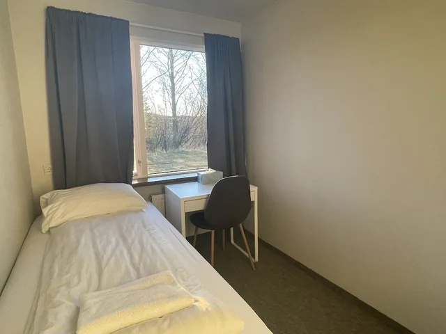 غرفة قياسية مفردة بسرير فردي بحمام مشترك، Bitra Bed Breakfast 3/5
