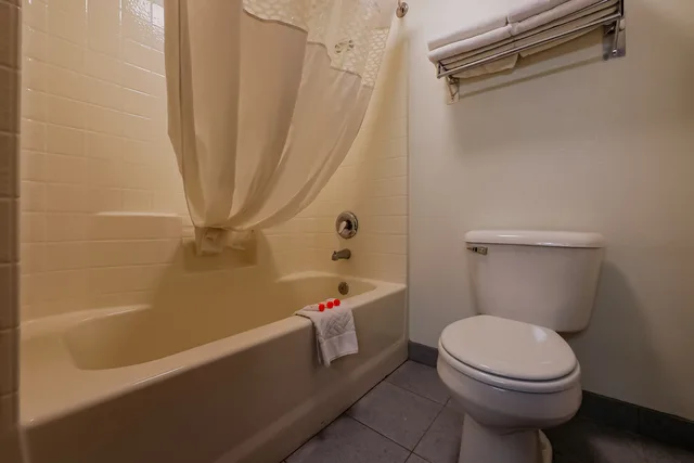 Room, Double Bed, Ocean View, Siletz Bay Beachfront Hotel by OYO Lincoln City 9/10