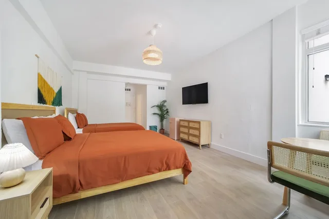 غرفة قياسية بسريرين مزدوجين بحمام خاص، Tropics Hotel And Hostels 2/5