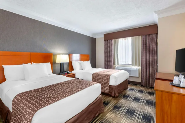Room, 2 Double Beds, Large, Best Western The Inn At Rochester Airport 1/4