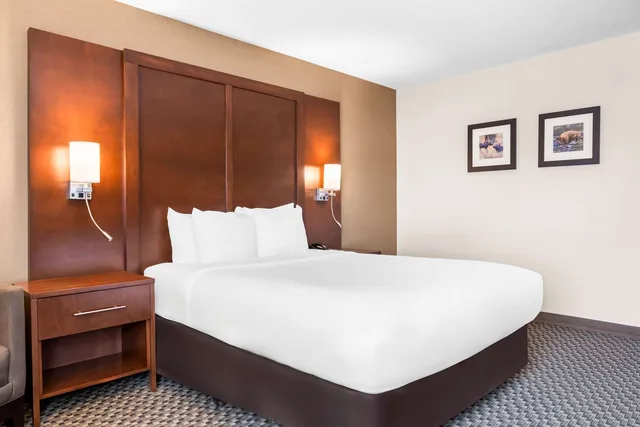 Room, King Bed, Accessible, Comfort Inn At Buffalo Bill Village Resort 3/4